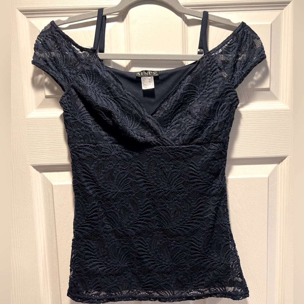 VENUS Blue Lace off-the shoulder shirt, size xsmall!